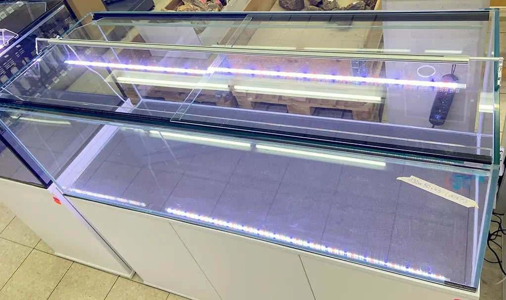 Customshop Aquarium: 135x50x45 - 303 Liter