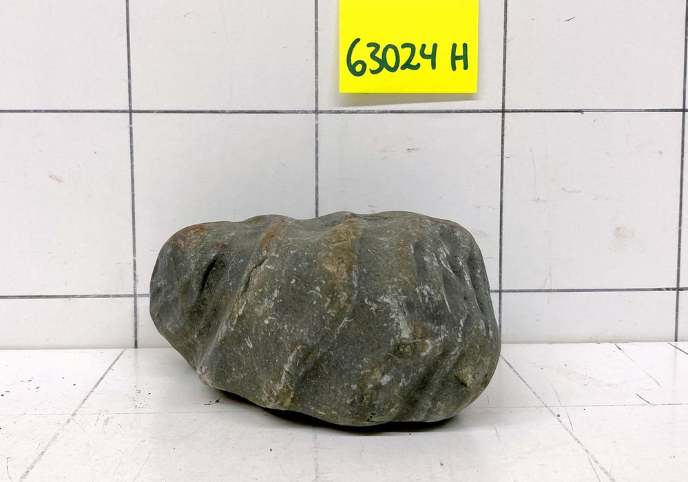 63024H Hakkai Stone Flussstein